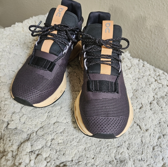 On Cloudnova Sneakers Size 6.5 - Picture 4 of 8